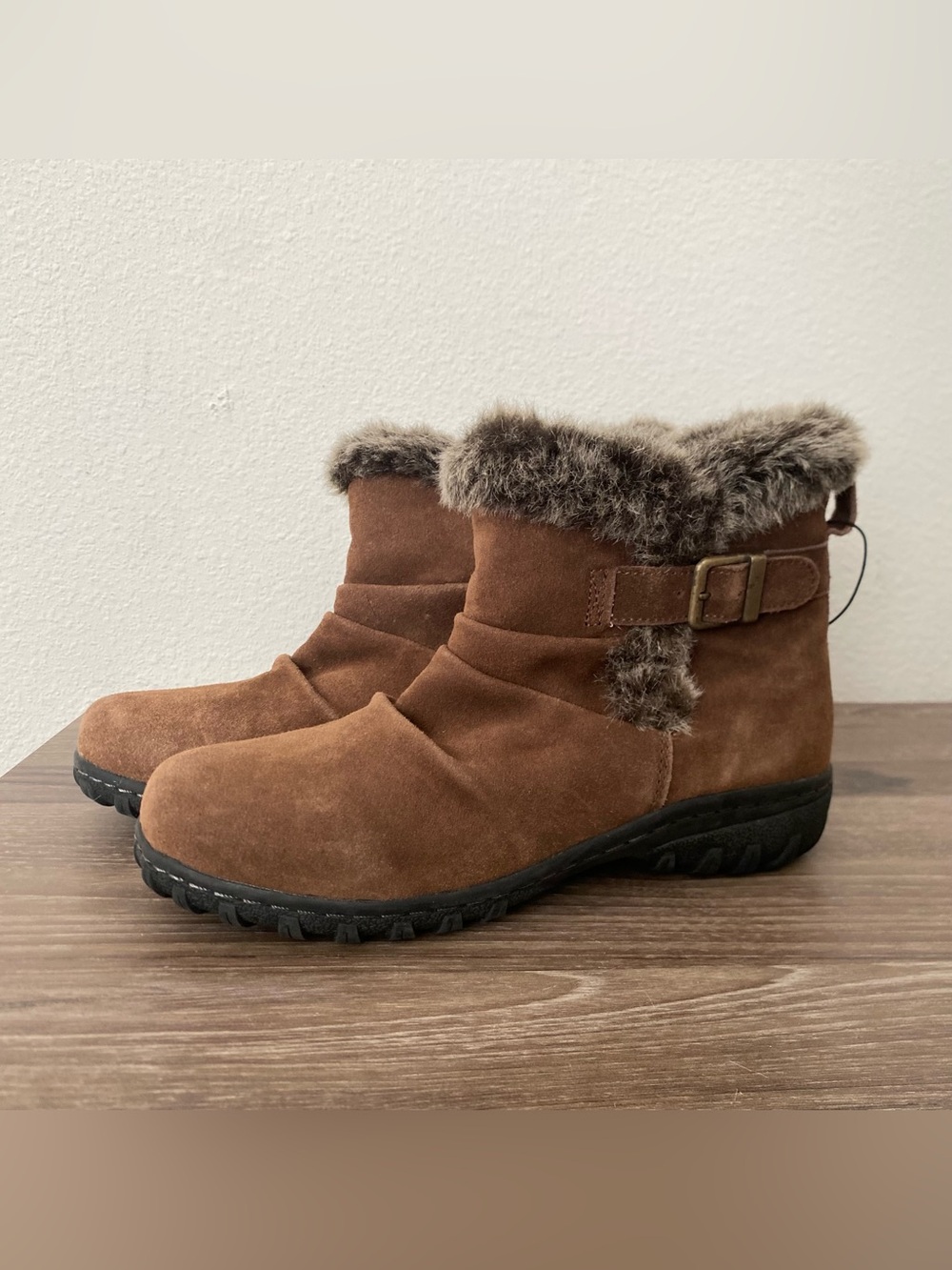 Khombu Womens Lindsey Leather Ankle Winter Boots Size 8M Brown